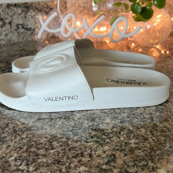 Valentino Samantha Logo Slides - Picture 4 of 9